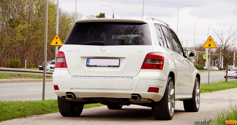 Mercedes-Benz GLK cena 55000 przebieg: 236000, rok produkcji 2011 z Gdynia małe 742